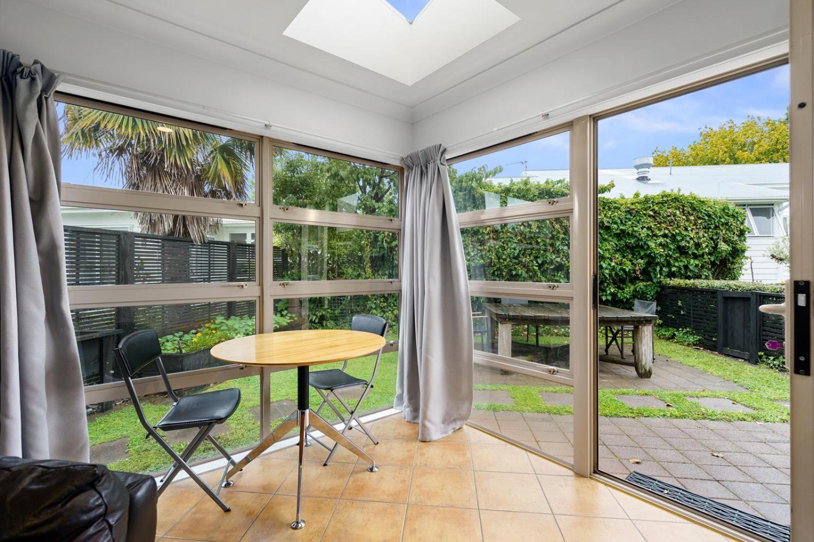 Sunny, Quiet, 2-Bedroom Unit In Fabulous Location! Cambridge Εξωτερικό φωτογραφία